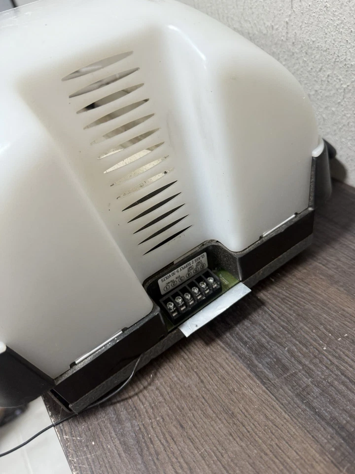 Genie GarageDoor Opener Intellicode Screw Drive Model H8000D Motor - Image 3 of 4