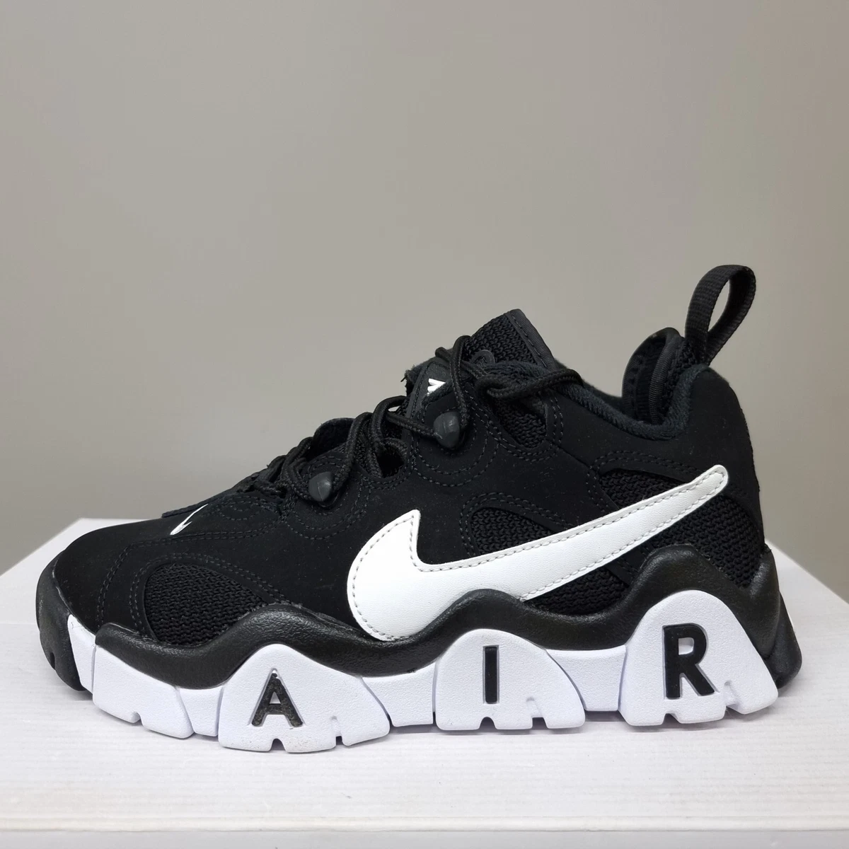 NIKE AIR BARRAGE LOW