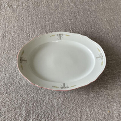 Richard Ginori Gaia oval platter by Mina Perhonen Richard Ginori Gaia oval platter by Mina Perhonen