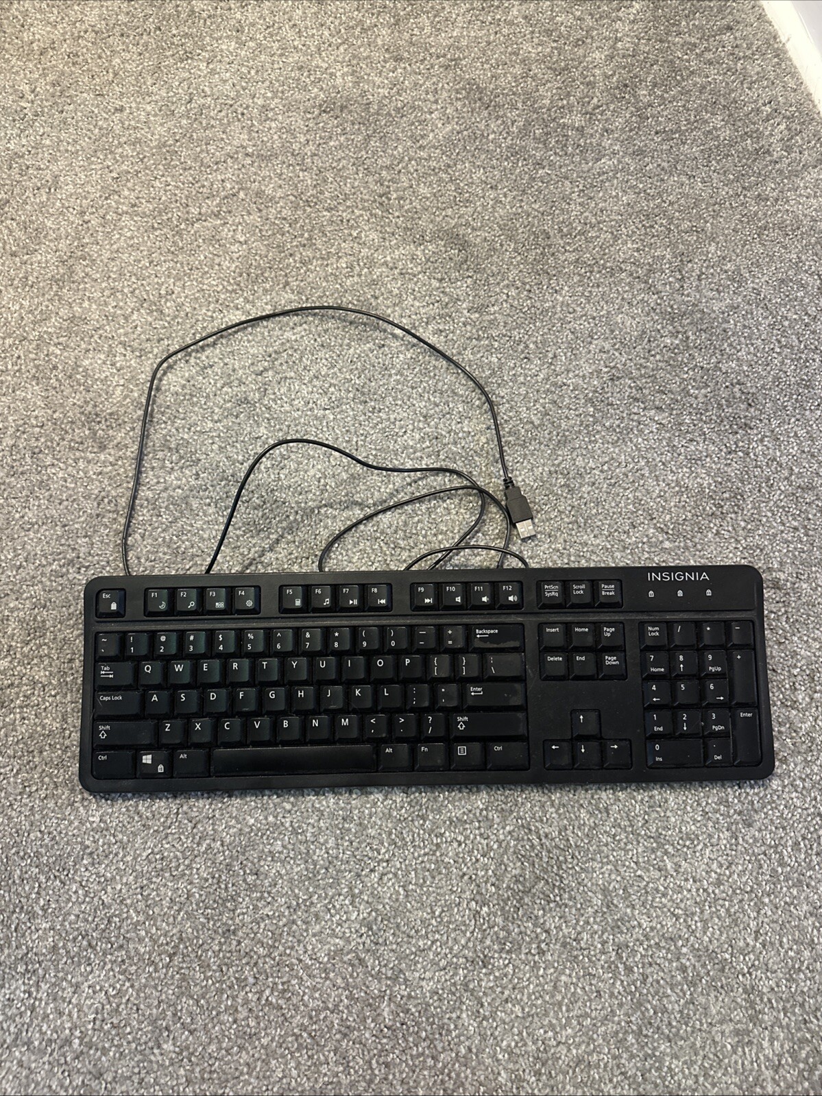 INSIGNIA USB Wired Keyboard NS-PNK8001 - Black