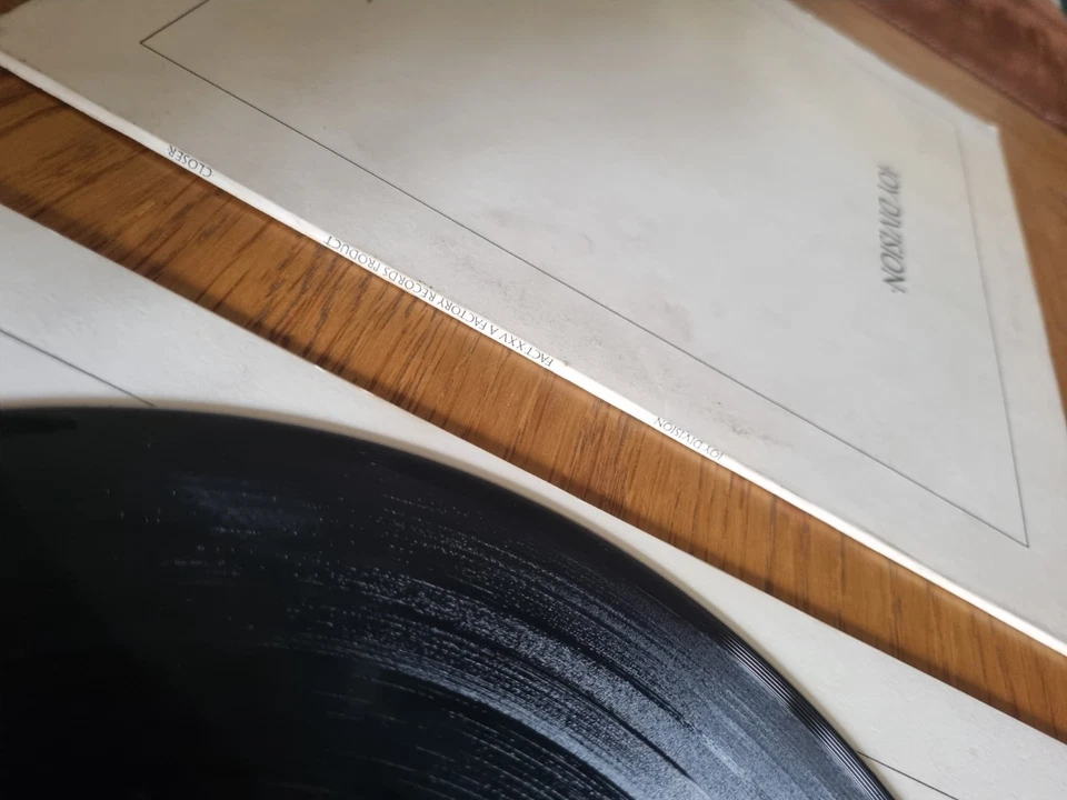 Joy Division – Closer 1980 A1/B1 Old Blue? Translucent Red Factory Records - Image 3 of 4