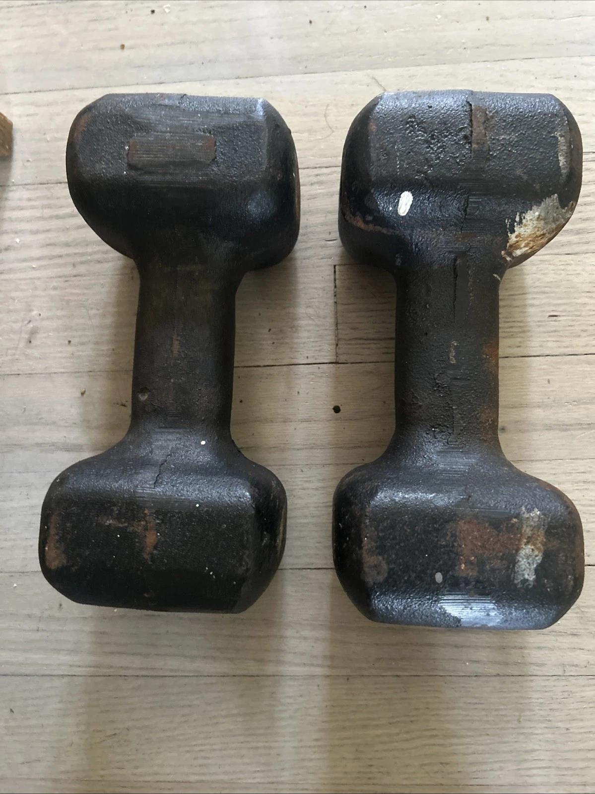 20 Lb Cast Iron Vintage Dumbbells. Black.