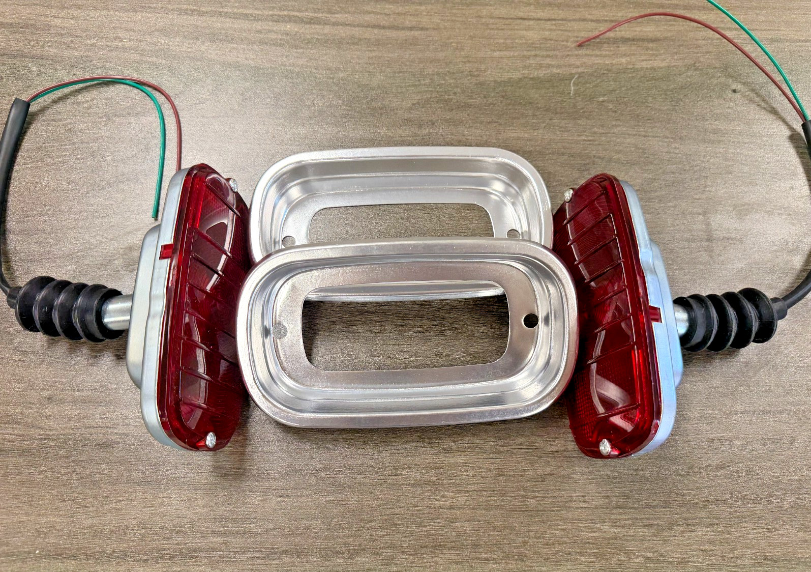 1960–1966 Chevy GMC Pickup Fleetside Tail Light Assembly & Bezels LH RH 4 PCS