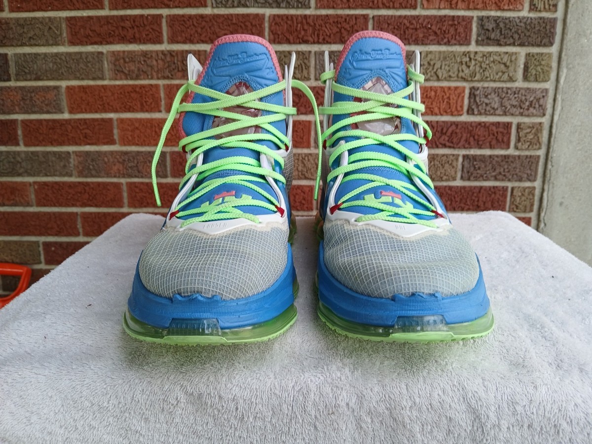 Men's sz 13 Nike LeBron 19 Tropical 2021 Athletic Basketball Shoes