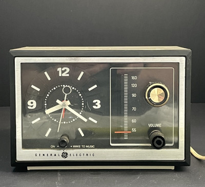 Vintage General Electric Radio Alarm Clock AM Receiver Retro Model C2425A Tested