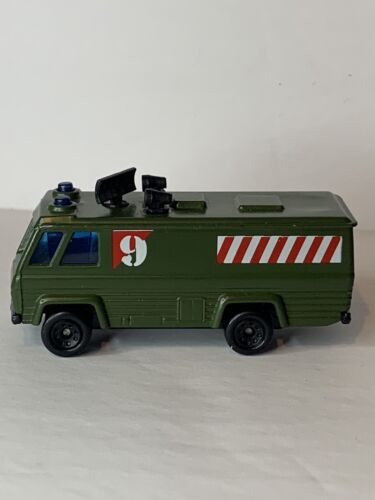 MATCHBOX MB54 COMMAND VEHICLE RV COMMANDO STRIKE TEAM LOOSE - Picture 3 of 6