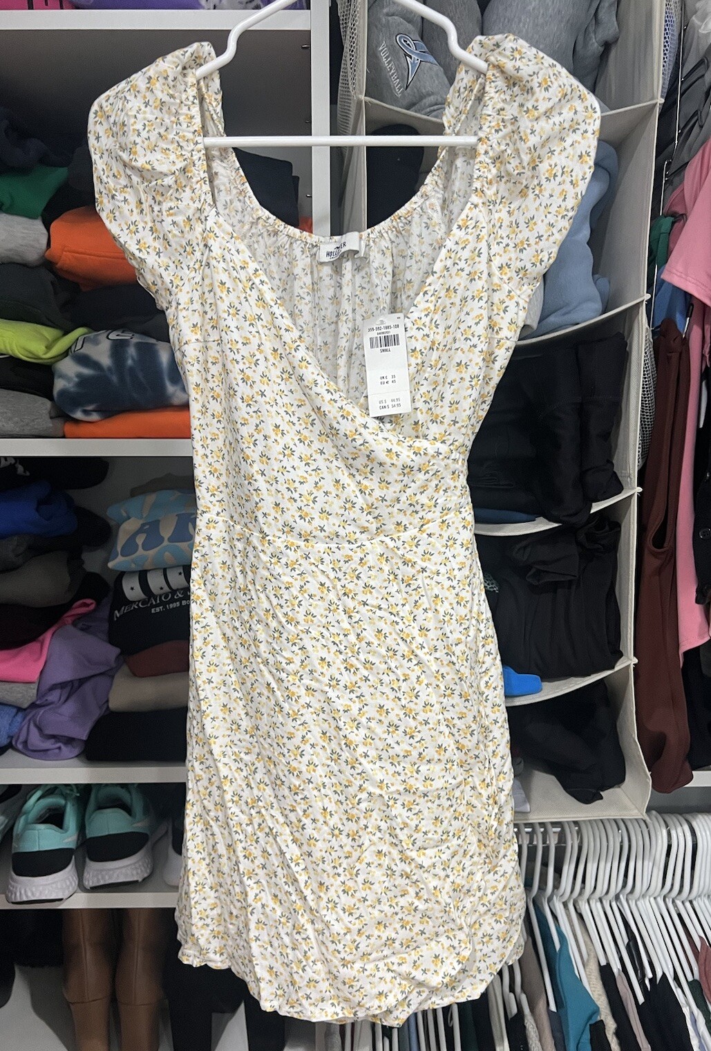 Hollister White & Yellow Floral Wrap Short Sleeve Dress Size Small NWT
