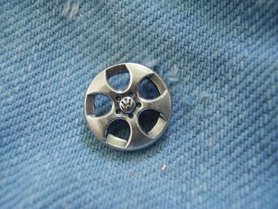 Pin VW Golf GTI Alufelge Felge Volkswagen AG Germany 
