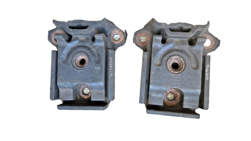 1963-1972 Chevrolet C/K 10 20 30 Blazer: NOS Front Engine Mount PAIR, GM 3990332 - Picture 2 of 3