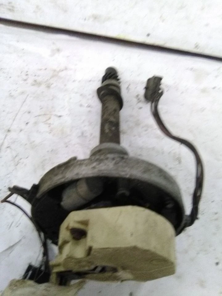 81-86 雪佛兰科迈罗经销商 8-305 4BC  — 第 2/3 张图片