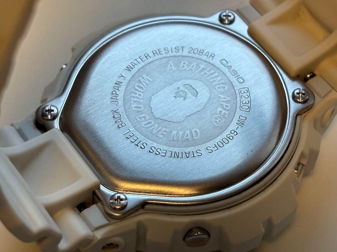 A BATHING APE x G-SHOCK Collaboration DW-6900 Men's Watch A BATHING APE x G-SHOCK Collaboration DW-6900 Men's Watch