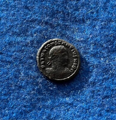 Constantius II. Caesar Follis Thessalonica Legion 2,2 g 19 mm sehr schön #3123
