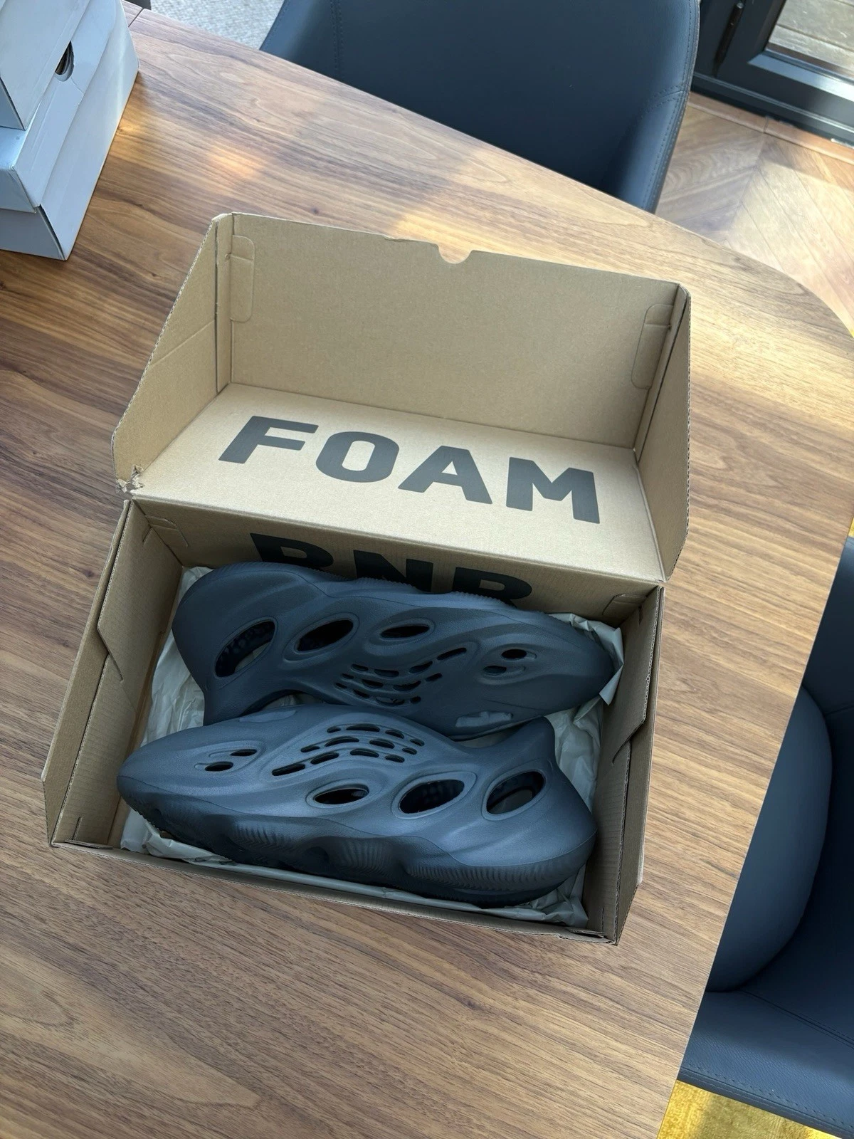 Yeezy Foam Runners Onice Nero Uomo UK10 (Si adatta a UK9) Nuovo