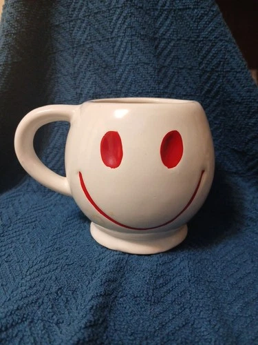 Vtg.  McCoy White Happy Red Eyes  Smiley Face Ceramic Coffee Mug