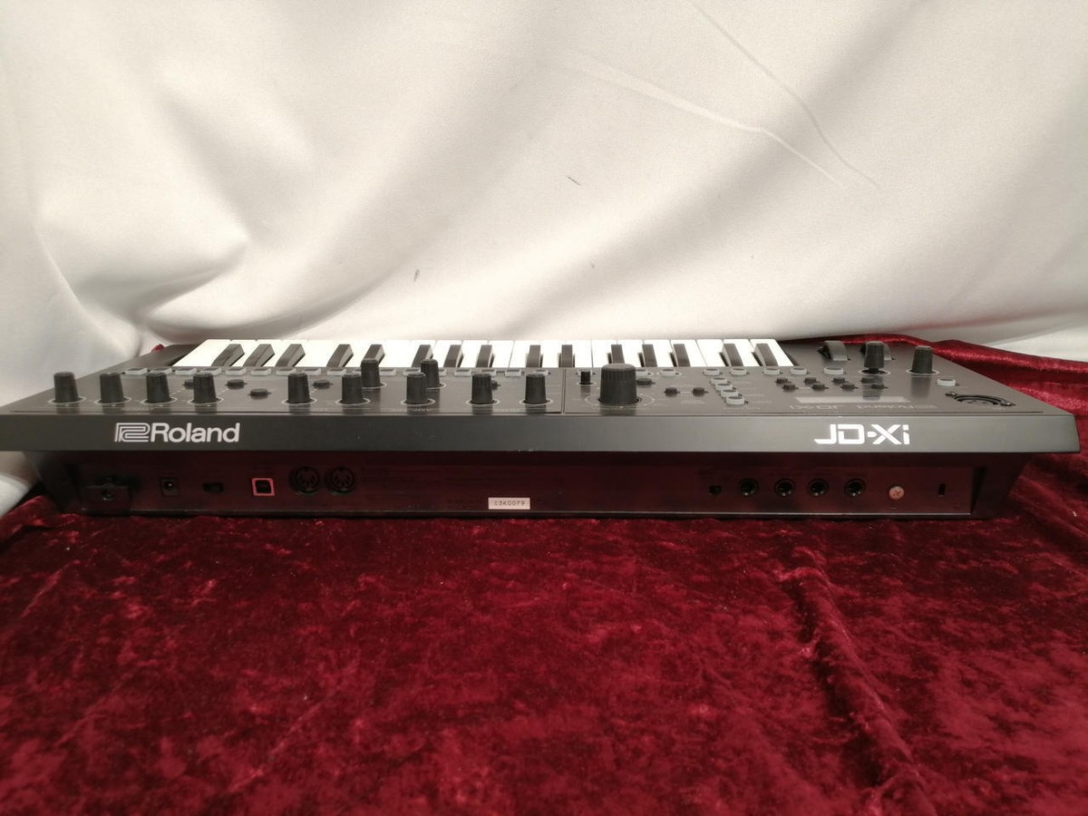 ROLAND JD-XI Synthesizer Analog Keyboard Black keyboard ROLAND JD-XI Synthesizer Analog Keyboard Black keyboard