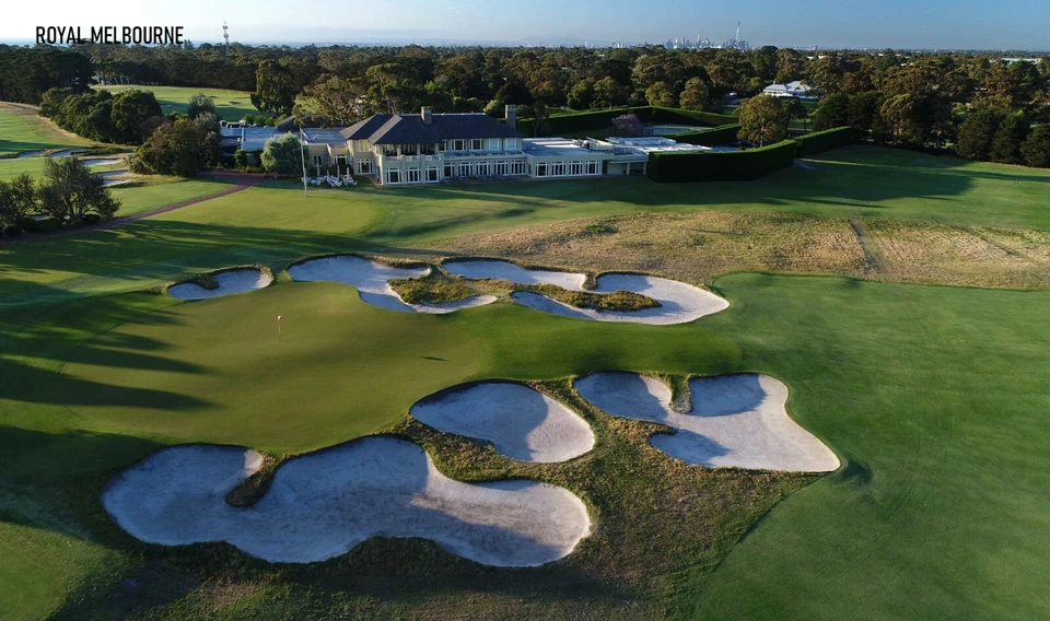 Manta de golf ÚNICA 14 campos famosos 50x60 felpa polar St Andrews Augusta +++ Foto 2 de 4