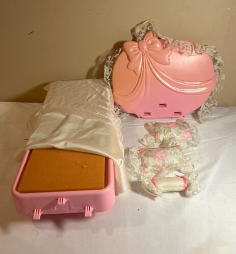 Barbie Puppenmöbel - Vintage süße Rosen Bett mit Kopfteil & Kissen - 1987 - Bild 2 von 2