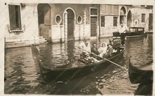 VENICE Wedding in gondola gondoliers canal Photo Postcard