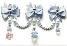 PERSONALISIERTER KINDERWAGEN ANHÄNGER CLIP DREIFACH BLAU WEISS JUNGE MÄDCHEN LUXUS BABYPARTY GESCHENK