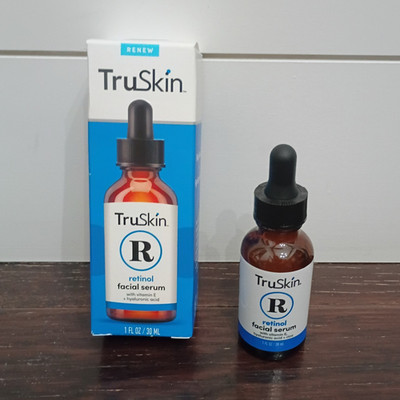 TruSkin Renew Retinol Serum Vitamin E Hyaluronic Acid Face/Neck 1 fl oz