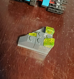 Incomplete Creator 3-in-1 31062 Robo Explorer w/working Light Brick