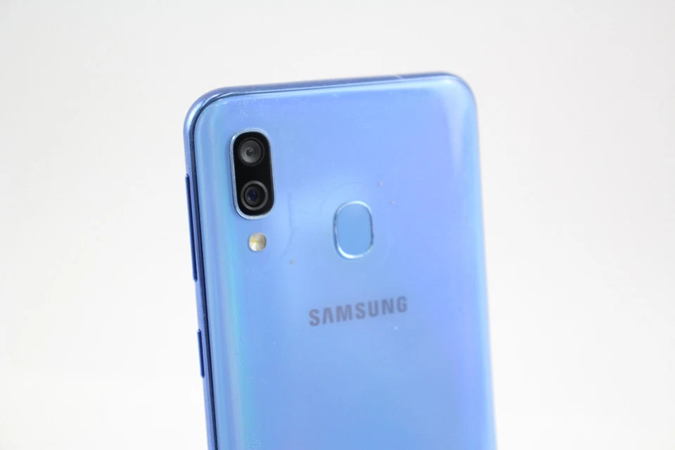 Samsung Galaxy A40 (Unlocked) 64GB Blue Grade B Boxed - Image 3 of 4