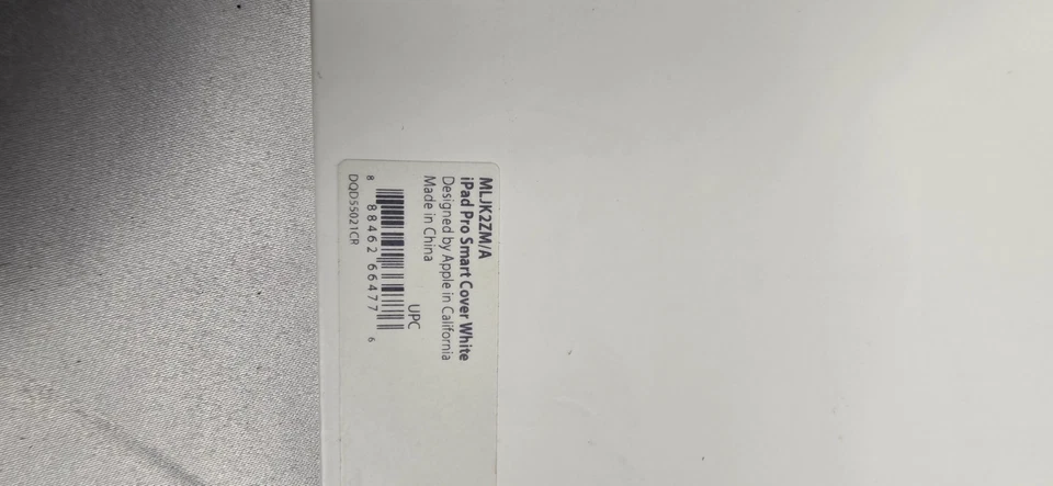 Official Apple iPad Pro 12.9 inch Smart Cover [ White Edition ] NEW - Image 4 of 4