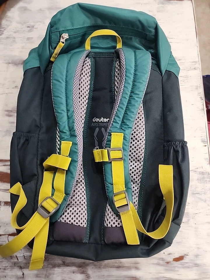 Deuter Junior Backpack Green Logo High Quality Lightweight Camping Hiking  - Image 4 of 4