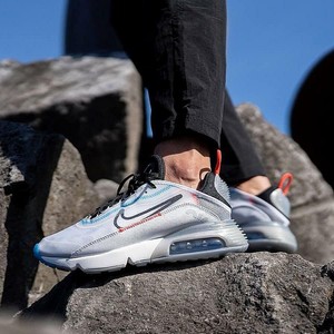 nike air max 2090 platinum