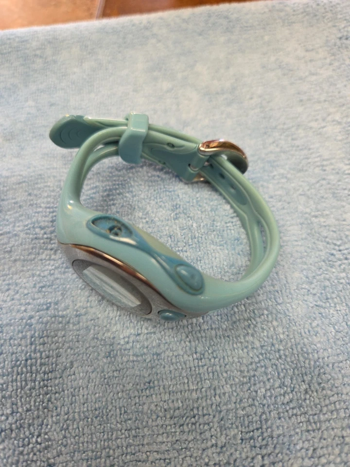 耐克女式 D394391 多功能蓝色橡胶 36 毫米石英数字手表 6 1/2 — 第 2/3 张图片