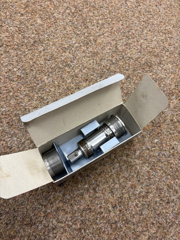 Shimano Dura Ace BB-7410 Bottom Bracket w/ Box