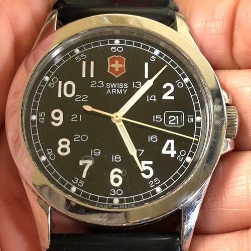 Victorinox Swiss Army Men 24653 Infantry Black Leather Quartz 38mm Watch 7 1/2" - Picture 10 of 12