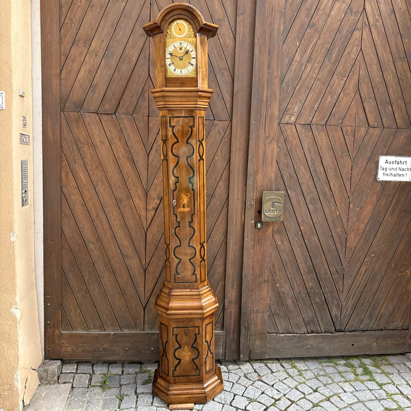 Bild 1 von 18