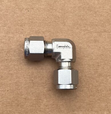 Swagelok  1/4'' Stainless Steel Union Elbow SS-400-9   Several Available New