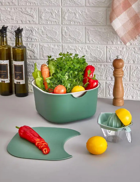 Moi All-in-One Salad maker Large Salad Bowl lemon juicer colander chopping board
