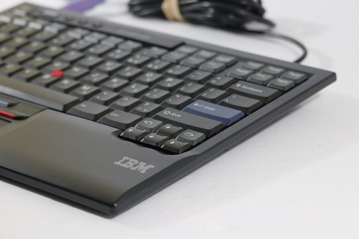 Original Lenovo IBM SK-8840 PS/2 Wired Keyboard With TrackPoint US