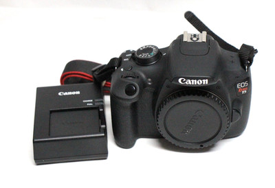 Canon EOS Rebel T5 18MP Digital SLR Camera Body with charger