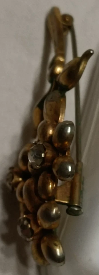 Ancienne Broche en bronze avec dorure avec perle  et des pierres translucides. - Photo 4/4