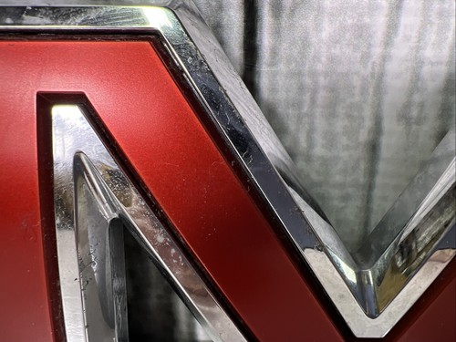 GMC Canyon OEM Grille Emblem Kit 2021 2022 2023 8490745 - Picture 5 of 9