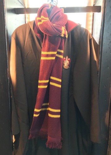 Bufanda Gryffindor Studios El Mundo de Potter Gryffindor Nueva | eBay