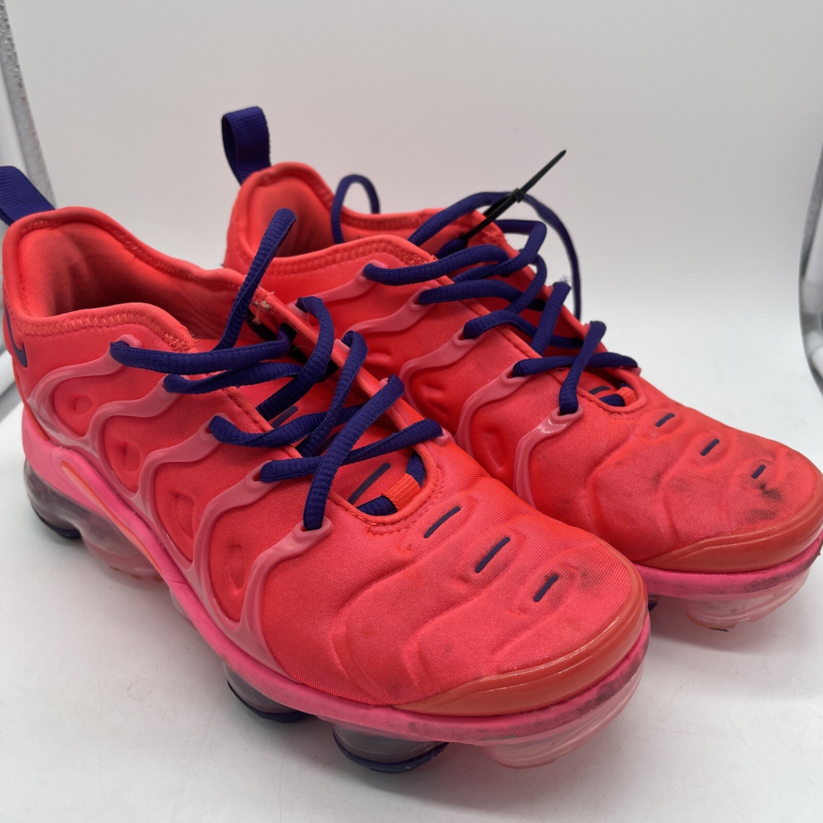 nike vapormax plus bright crimson