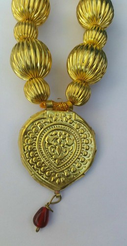 Punjabi Folk Cultural Bhangra Gidha Kaintha Colgante Collar Hilo Amarillo DY5 - Imagen 2 de 3
