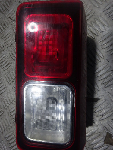 2015 VAUXHALL VIVARO 2900 L2H1 CDTI P/V MK2 X82 REAR LEFT BUMPER LIGHT *3528