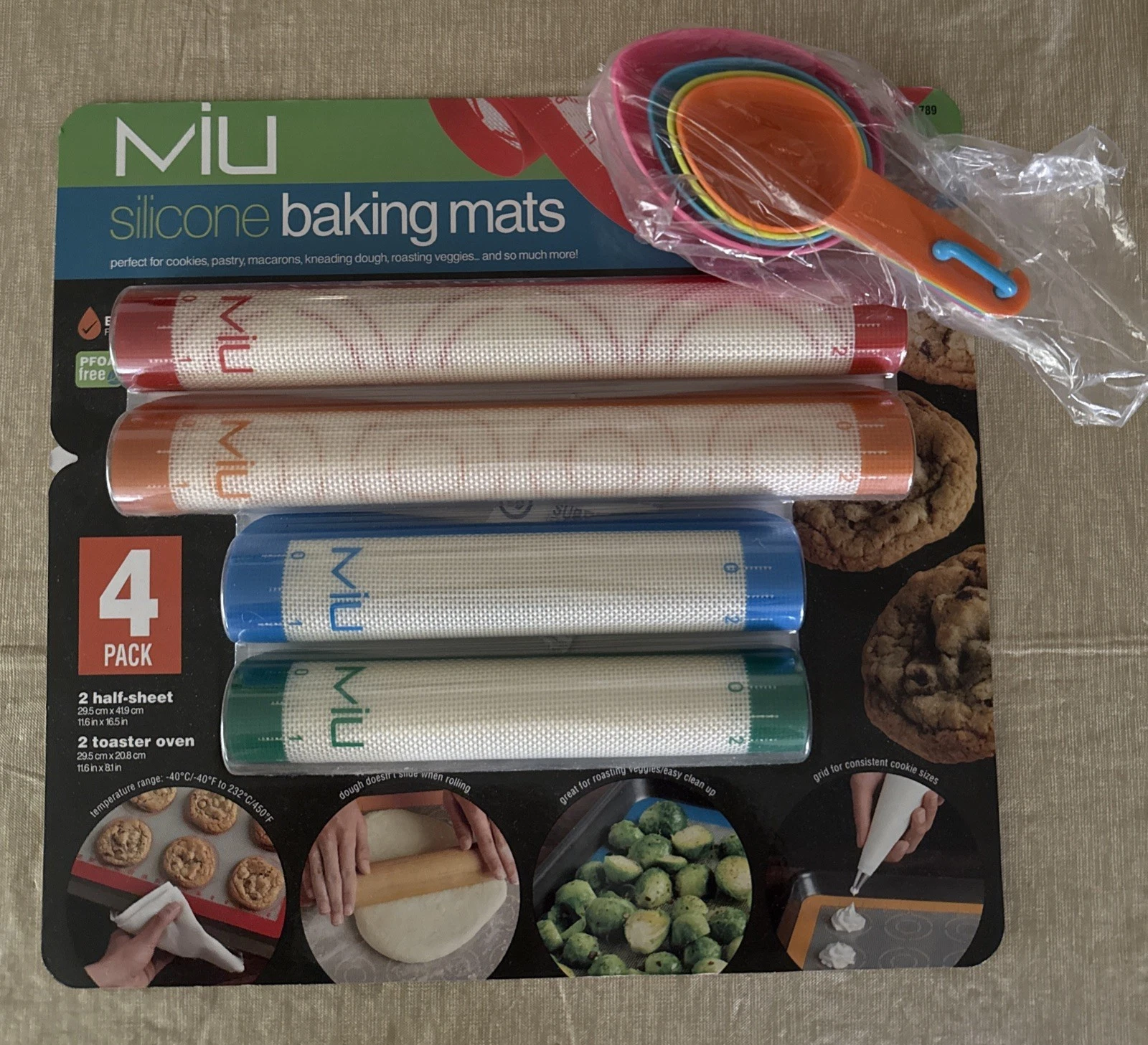MIU Silicone Baking Mats 4 Pack New In Package 2 Sizes & Set Of 4 Measure Cups