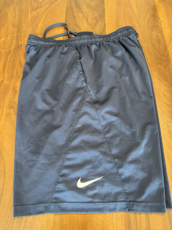 Pantalones Cortos de Práctica de Entrenamiento Nike Los Angeles Lakers Dri Fit Azul Marino Foto 3 de 4