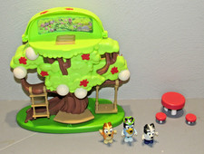 Disney BLUEY  BINGO TREE HOUSE Playset w/ Figures, Table  Chairs