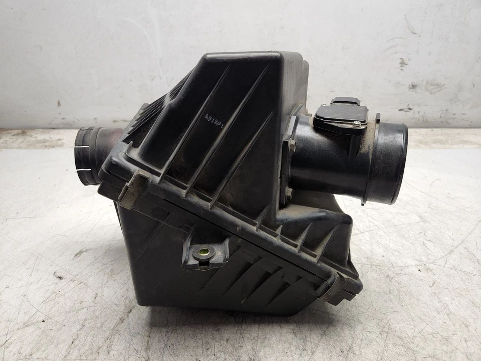2002 Nissan Frontier From 10/01 Air Cleaner 6 Cylinder OEM 165009Z010 - Image 2 of 4