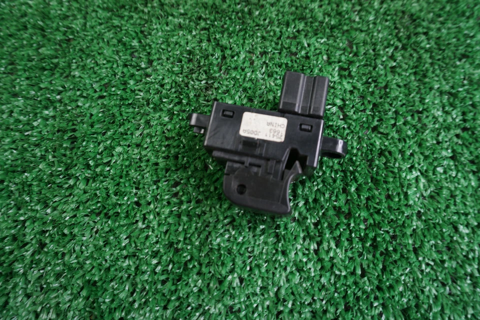 2013 NISSAN MURANO S S RIGHT PASSENGER SIDE Window Switch OEM - Image 3 of 4