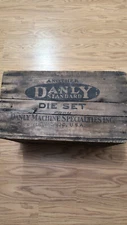 VINTAGE DANLY STANDARD DIE SET WOOD SHIPPING CRATE WITH GRAPHICS FOR SHOP TOOLS