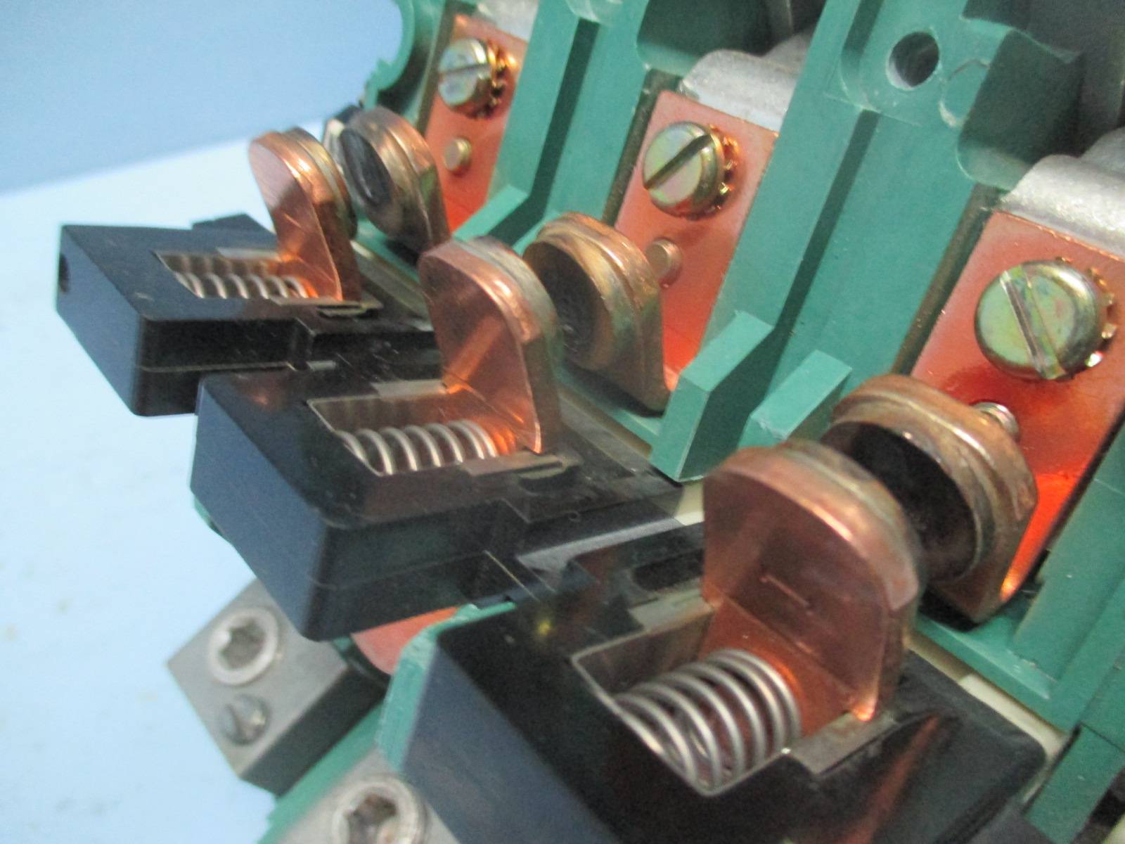 Furnas 42HF35AFGH Definite Purpose Controller 120V Coil 600V 120A Contactor Ograniczona ilość, oryginalna gwarancja